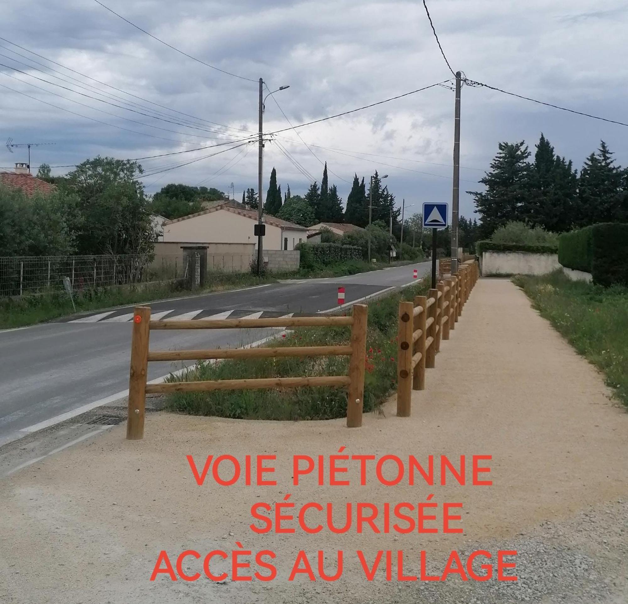 La Fee Viviane Et Michel L'enchanteur Frühstückspension Robion en Luberon
